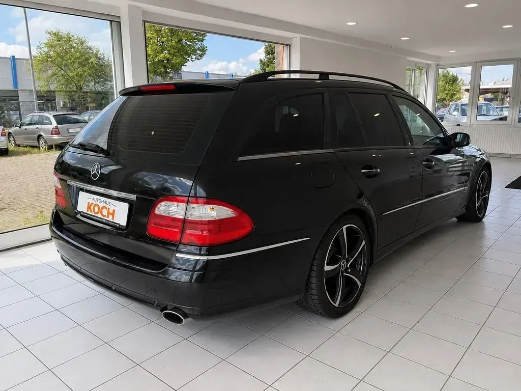 Gebraucht Mercedes E350 Avantgarde 272 PS (200 kW) 2005 Schwarz Limousine