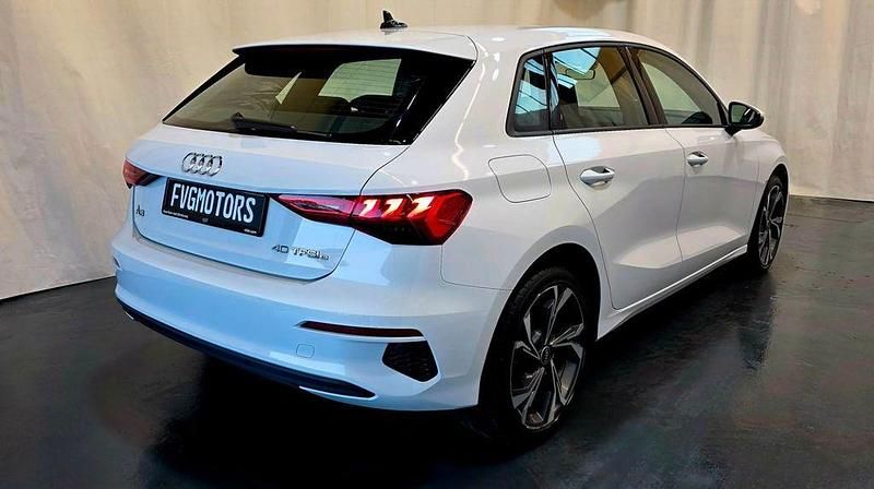 Gebraucht Audi A3 Sportback e-tron Basis 150 PS (110 kW) 2022 Weiß Kleinwagen