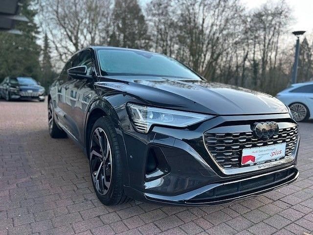 Braun Gebraucht 2024 Audi Q8 e-tron Advanced SUV | 43.580 € (Superpreis) - Bild 1/3