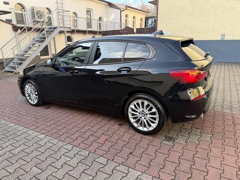 Gebraucht BMW 118 Advantage 140 PS (102 kW) 2019 Schwarz Kleinwagen