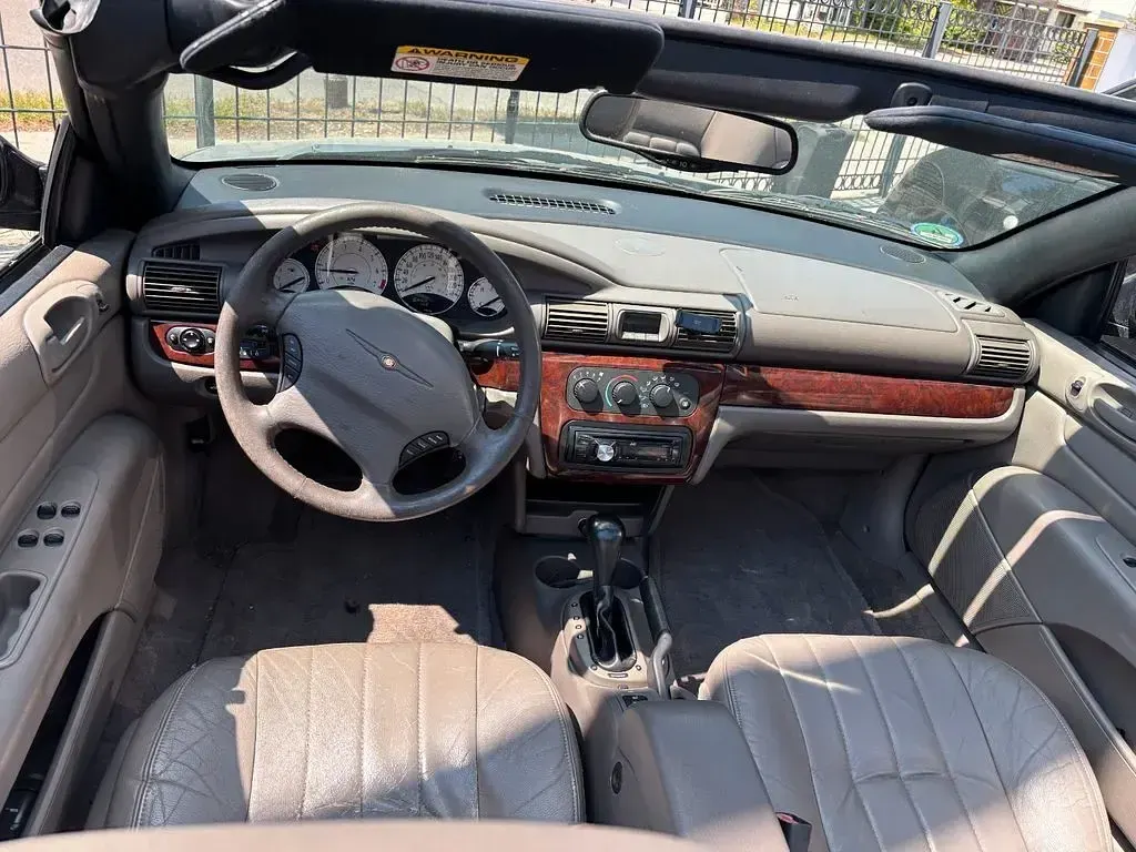 Usado Chrysler Sebring Cabriolet 203 CV (149 kW) 2003 Plateado Descapotable