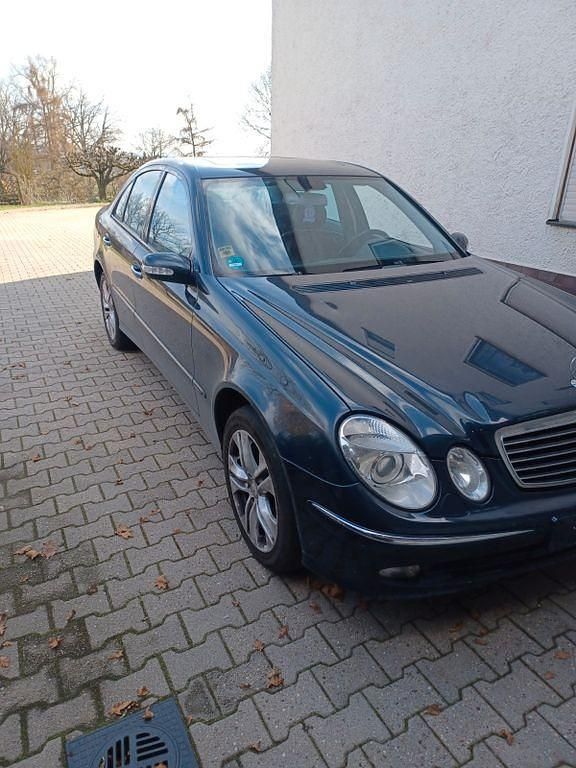 Gebraucht Mercedes E500 Avantgarde 306 PS (225 kW) 2003 Schwarz Limousine