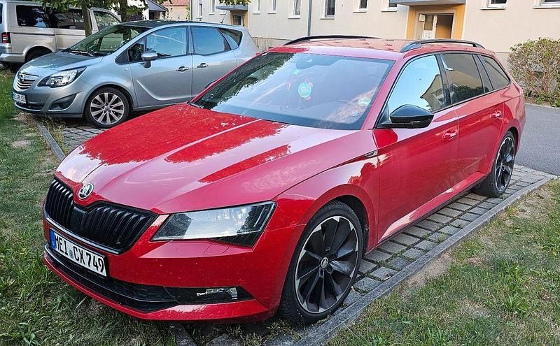Rot Gebraucht 2019 Skoda Superb SportLine Kombi | 19.500 € (Superpreis) - Bild 1/4
