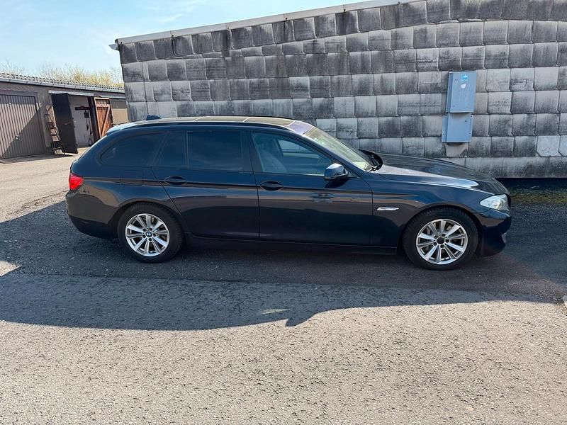 Gebraucht BMW 530 258 PS (189 kW) 2011 Kombi