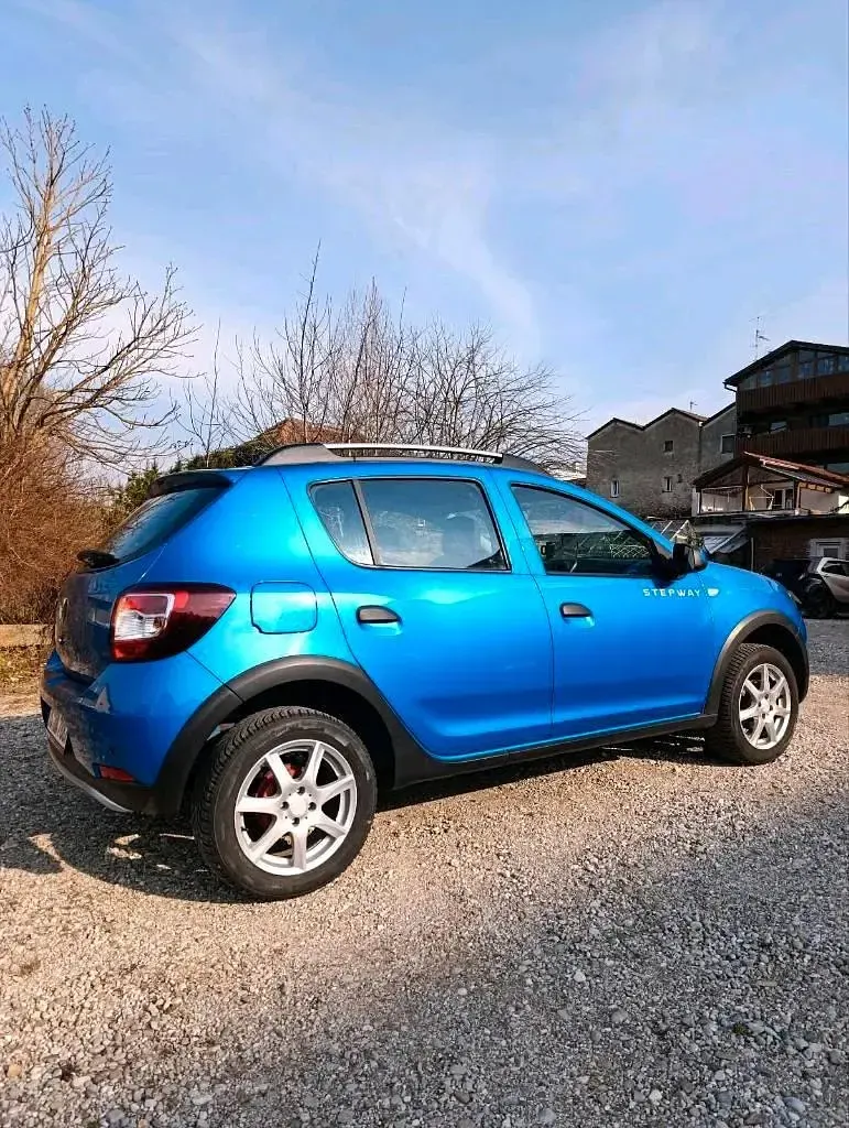 Gebraucht Dacia Sandero Stepway 90 PS (66 kW) 2013 Blau Kleinwagen
