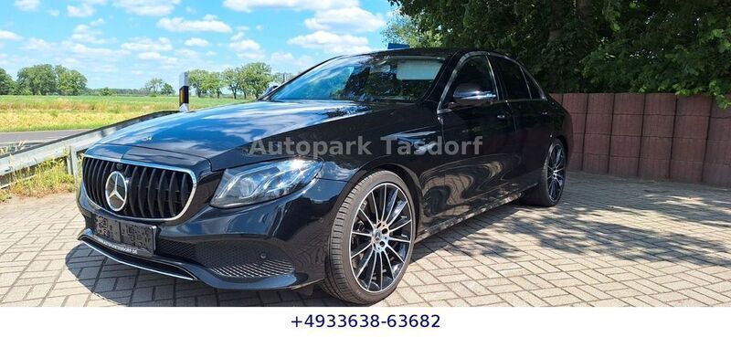 Schwarz Gebraucht 2019 Mercedes E350 Limousine | 29.899 € (Etwas zu teuer) - Bild 1/4