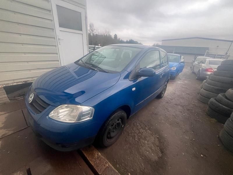 Gebraucht VW Fox 69 PS (50 kW) 2006 Blau Kleinwagen