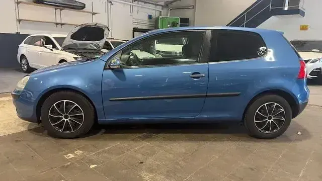 Gebraucht VW Golf V Trendline 102 PS (75 kW) 2005 Blau Kleinwagen