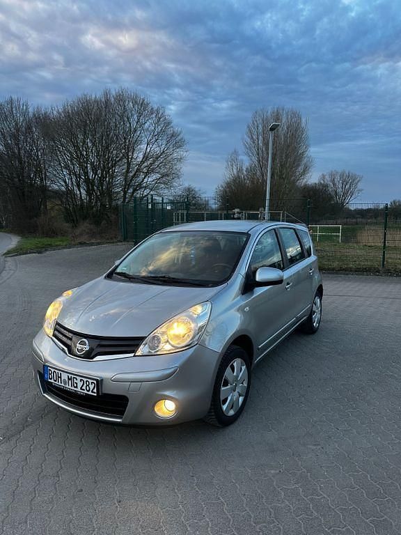 Gebraucht Nissan Note Acenta 88 PS (64 kW) 2010 Silber Kleinwagen