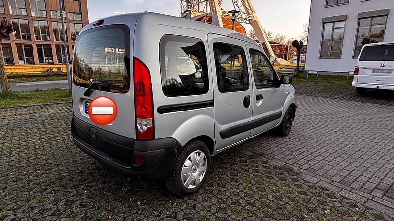 Gebraucht Renault Kangoo 68 PS (50 kW) 2008 Silber Van / Kleinbus