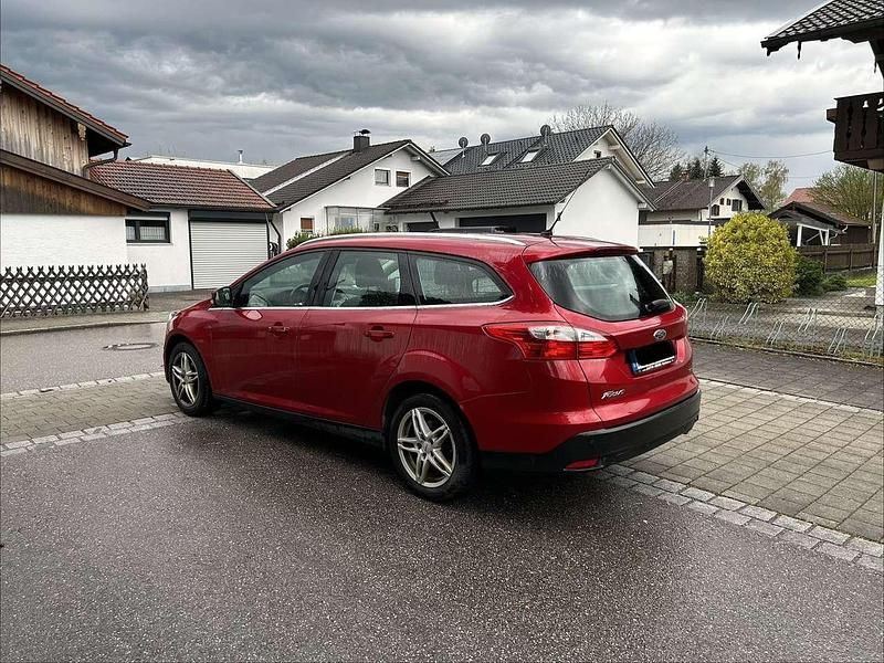 Używany Ford Focus Titanium 150 KM (110 kW) 2013 Czerwony Kombi