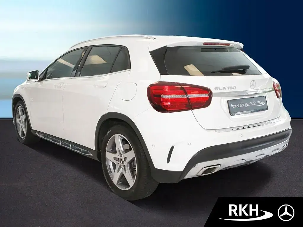 Gebraucht Mercedes GLA180 AMG line 122 PS (89 kW) 2019 Weiß SUV