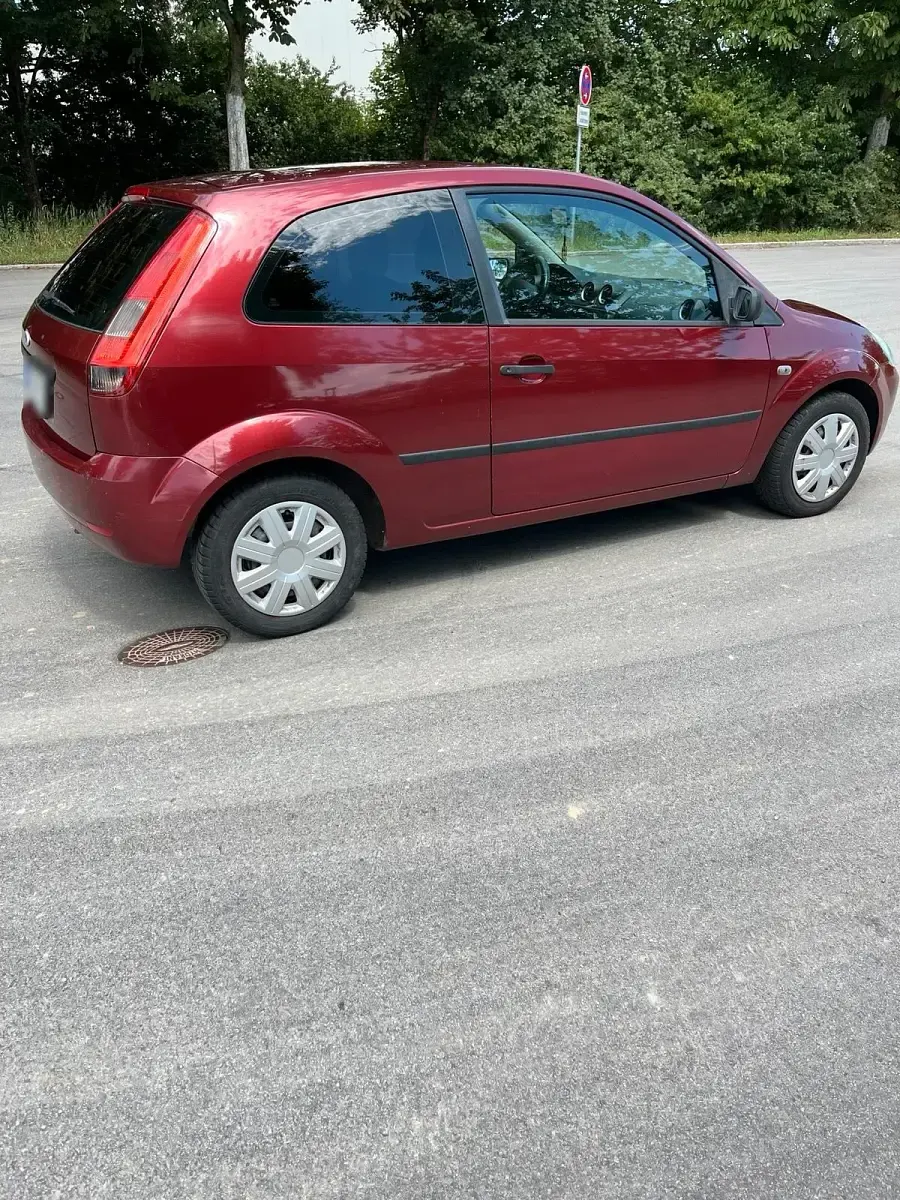 Gebraucht Ford Fiesta 80 PS (58 kW) 2003 Rot Kleinwagen