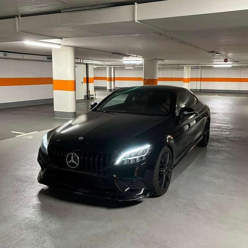 Schwarz Gebraucht 2023 Mercedes C300 AMG line Coupé | 44.500 € (Fairer Preis) - Bild 1/2