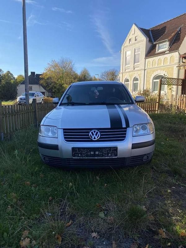 Gebraucht 2001 VW Passat Limousine | 1.000 € (Guter Preis) - Bild 1/4