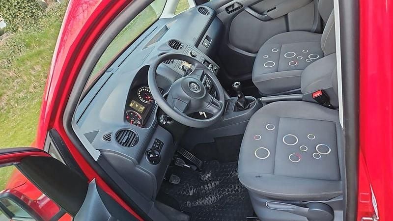 Gebraucht VW Caddy 105 PS (77 kW) 2012 Rot Van / Kleinbus