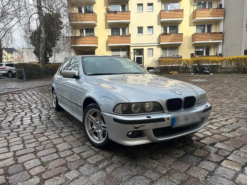 Second-hand BMW 535 245 CP (180 kW) 2000 Argintiu Berlinǎ