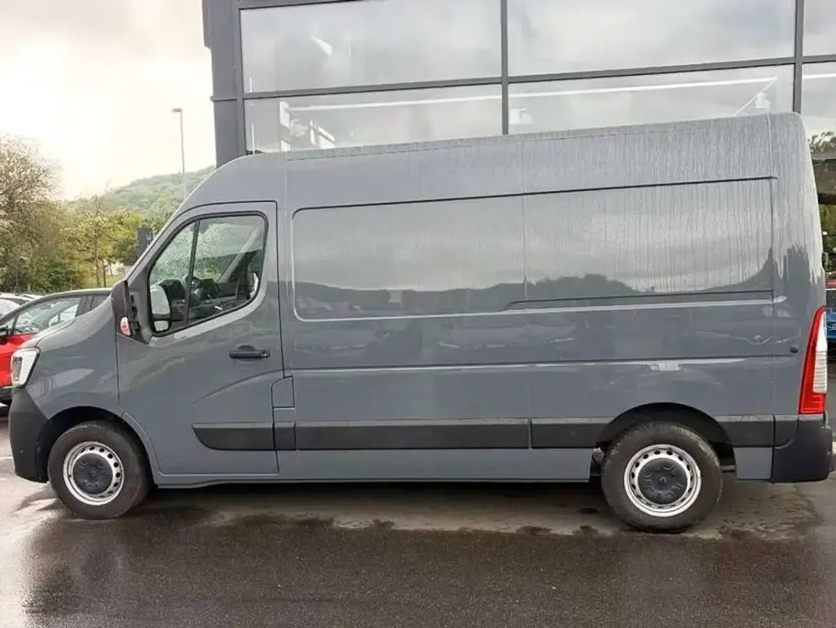 Gebraucht Renault Master 150 PS (110 kW) 2024 Städtisches grau Van / Kleinbus