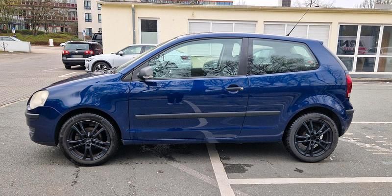 Gebraucht VW Polo 64 PS (47 kW) 2005 Blau Kleinwagen