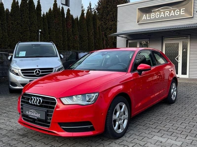 Gebraucht Audi A3 122 PS (89 kW) 2013 Rot Limousine