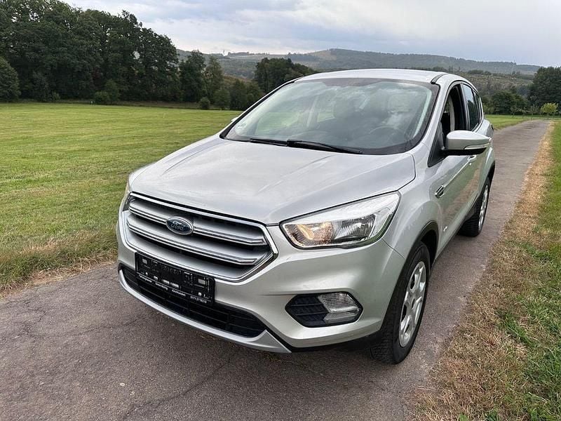 Silber Gebraucht 2018 Ford Kuga Trend SUV | 15.990 € (Guter Preis) - Bild 1/4