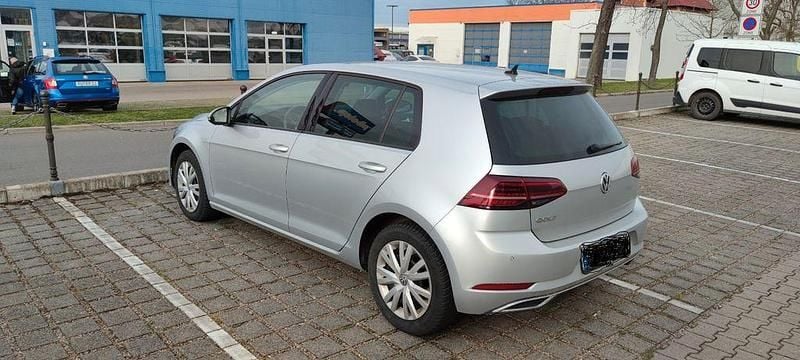 Gebraucht VW Golf VII Highline 150 PS (110 kW) 2018 Silber Limousine