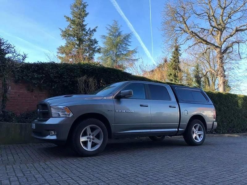 Grau Gebraucht 2012 Dodge Ram Abholung | 15.000 € (Guter Preis) - Bild 1/1