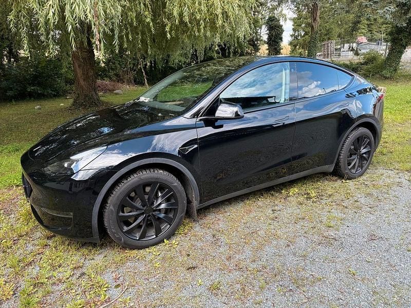 Schwarz Gebraucht 2022 Tesla Model Y Long Range SUV | 30.999 € (Guter Preis) - Bild 1/4