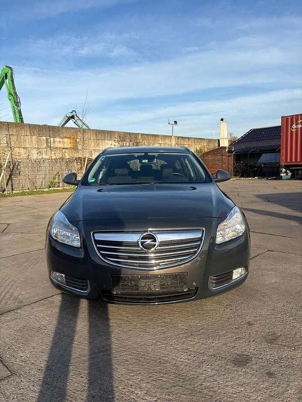 Gebraucht Opel Insignia Innovation 160 PS (117 kW) 2012 Grau Kombi