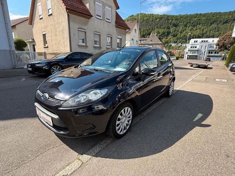 Gebraucht Ford Fiesta Trend 60 PS (44 kW) 2011 Pantherschwarz metallic Kleinwagen