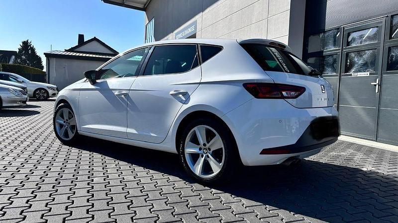 Gebraucht Seat Leon FR 125 PS (91 kW) 2016 Weiß Limousine