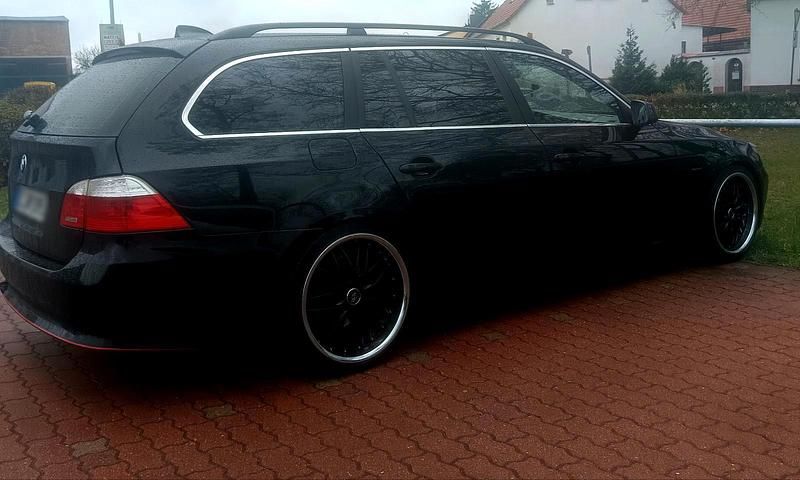 Gebraucht BMW 525 177 PS (130 kW) 2010 Grün Limousine