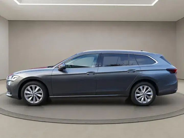 Gebraucht Skoda Superb Selection 193 PS (141 kW) 2024 Graphite grau metallic Kombi