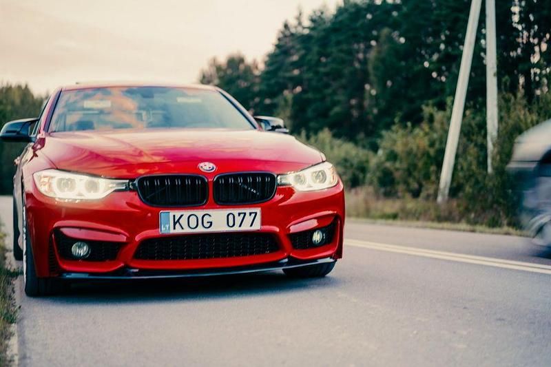 Gebraucht BMW 335 Exclusive 306 PS (225 kW) 2012 Rot Kombi