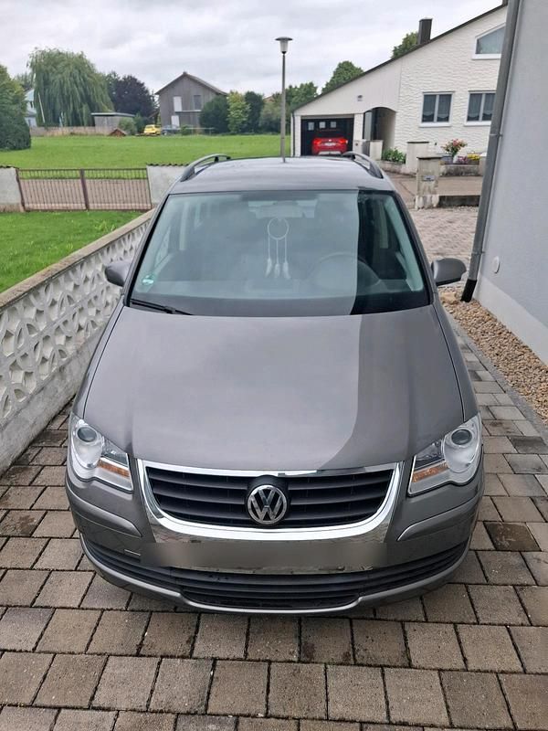 Grau Gebraucht 2007 VW Touran Trendline Van / Kleinbus | 3.390 € (Fairer Preis) - Bild 1/4