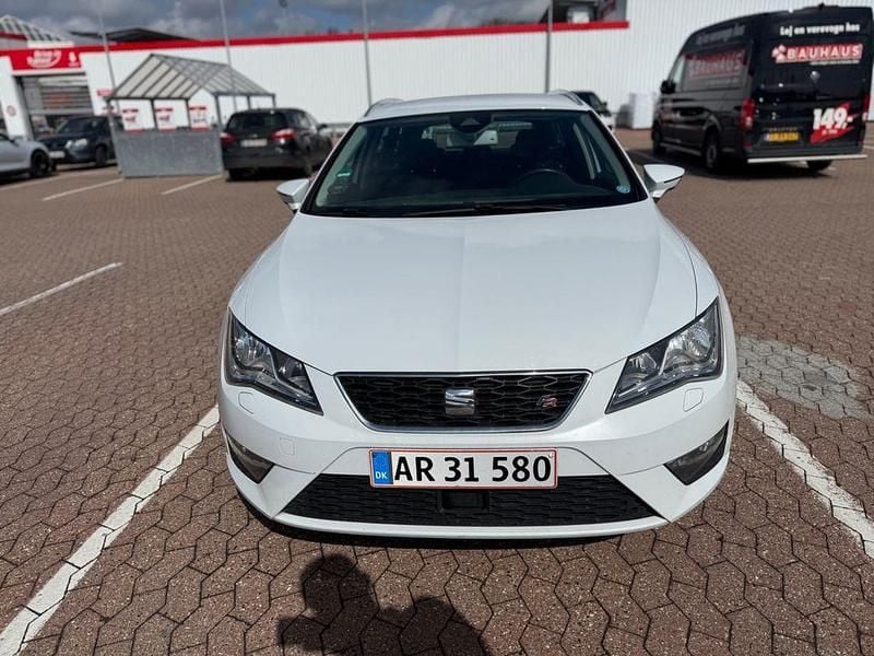 Używany Seat Leon ST FR 150 KM (110 kW) 2014 Biały Kombi