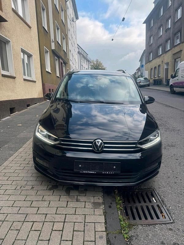 Schwarz Gebraucht 2022 VW Touran Van / Kleinbus | 21.000 € (Superpreis) - Bild 1/4
