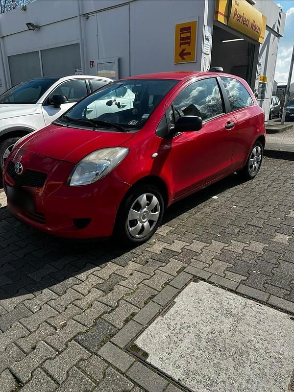 Gebraucht Toyota Yaris 69 PS (50 kW) 2008 Rot Kleinwagen