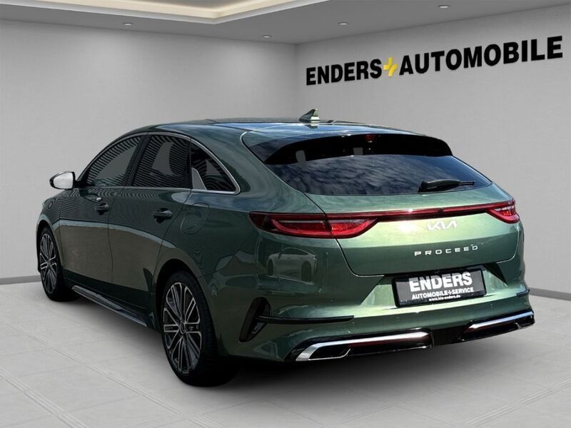 Neu Kia ProCeed GT-Line 140 PS (102 kW) 2025 Dunkelgruen Kleinwagen
