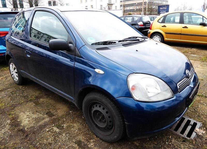 Gebraucht Toyota Yaris 68 PS (50 kW) 2003 Blau Kleinwagen