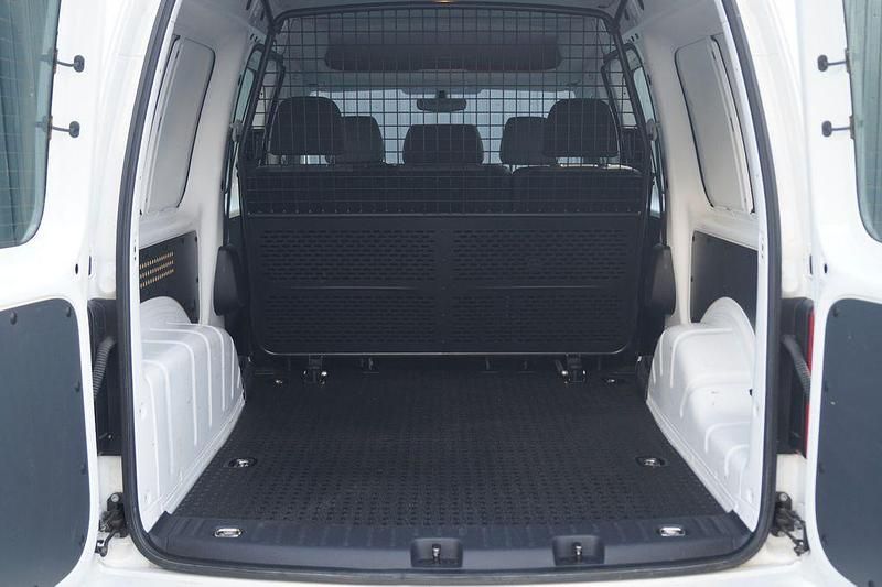 Gebraucht VW Caddy Maxi 131 PS (96 kW) 2019 Weiß Van / Kleinbus