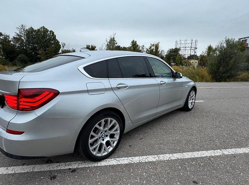 Gebraucht BMW 530 245 PS (180 kW) 2011 Grau Limousine