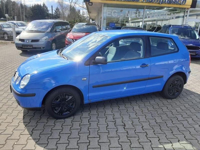 Blau (metallic) Gebraucht 2004 VW Polo Comfortline Limousine | 2.990 € (Teuer) - Bild 1/4