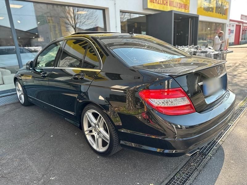 Gebraucht Mercedes C300 253 PS (186 kW) 2010 Schwarz Limousine