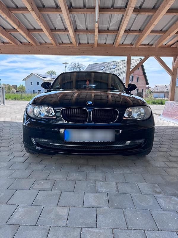 Gebraucht BMW 118 143 PS (105 kW) 2011 Schwarz Kleinwagen