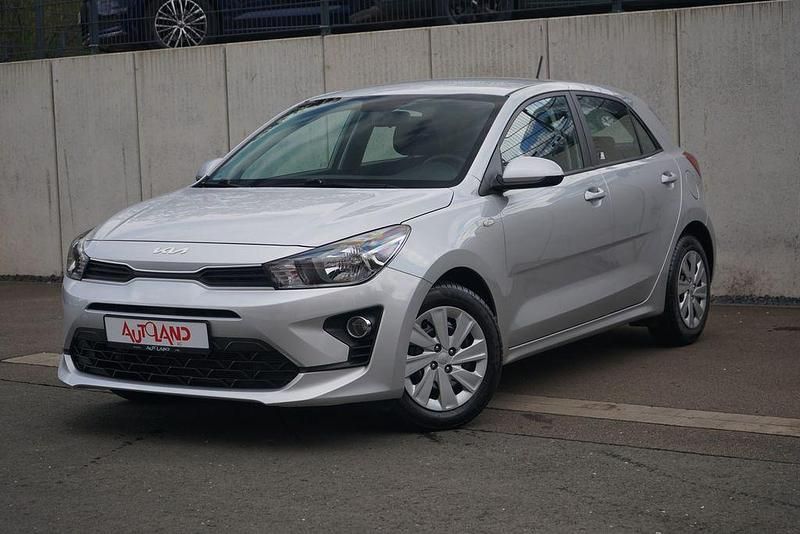 Second-hand Kia Rio 84 CP (61 kW) 2021 Argintiu Berlinǎ