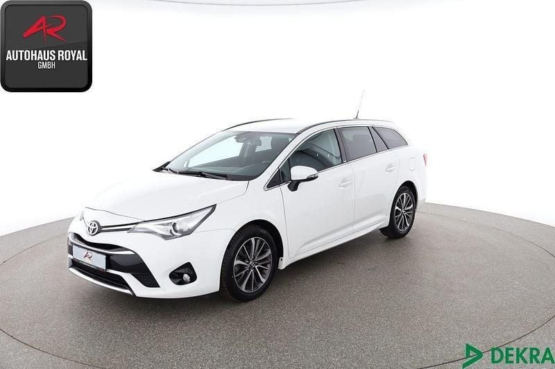 Weiß Gebraucht 2017 Toyota Avensis Kombi | 16.840 € (Fairer Preis) - Bild 1/4