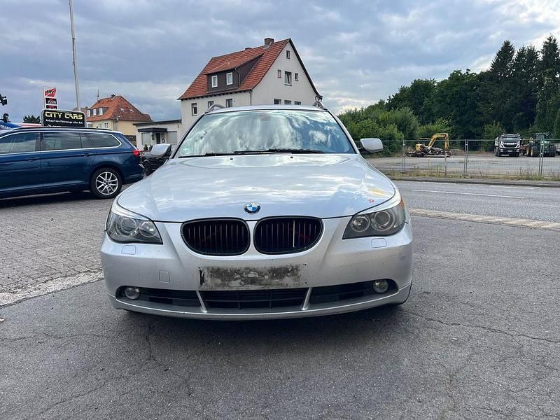 Gebraucht BMW 525 177 PS (130 kW) 2005 Silber Kombi