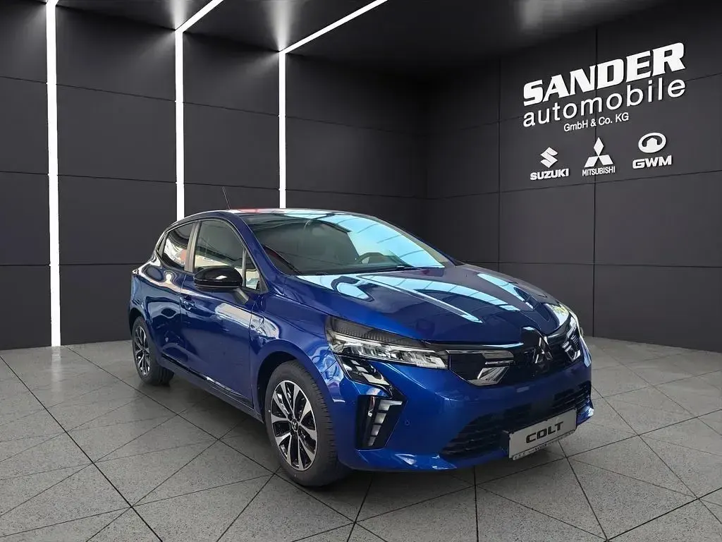 Neu Mitsubishi Colt Plus 91 PS (66 kW) 2025 Blau Limousine