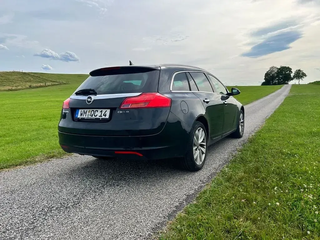 Gebraucht Opel Insignia Sport 163 PS (119 kW) 2013 Schwarz Kombi